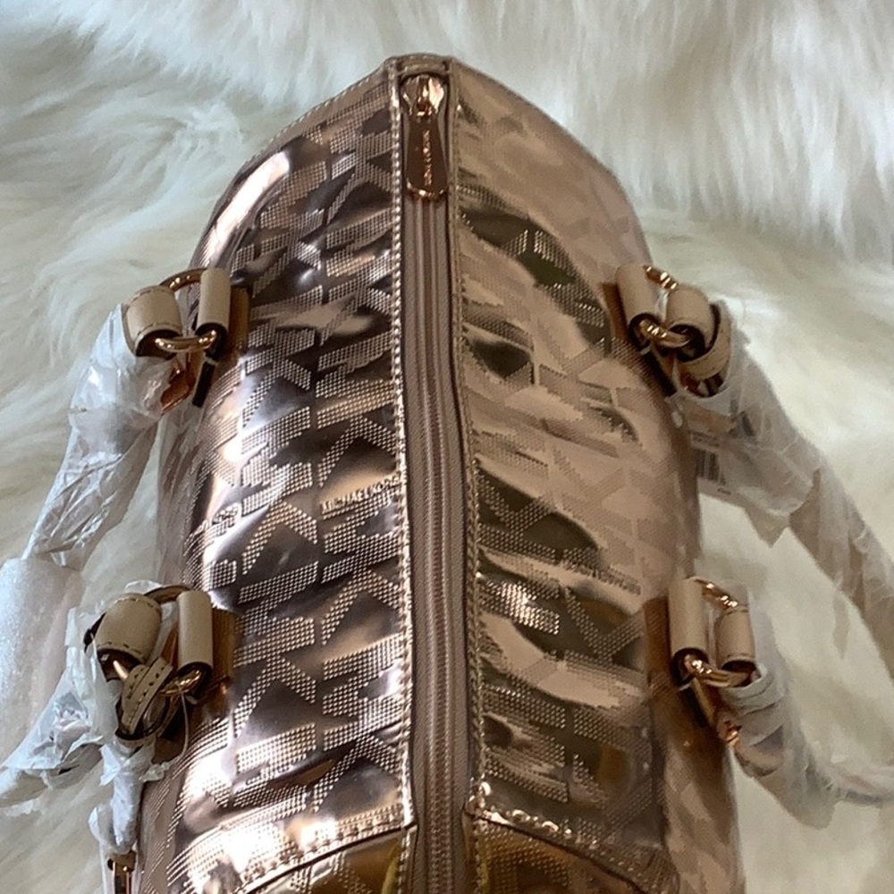 NEW Michael Kors
Grayson Medium Mirror Metallic - Rose Gold Leather Satchel - Picture 7 of 15